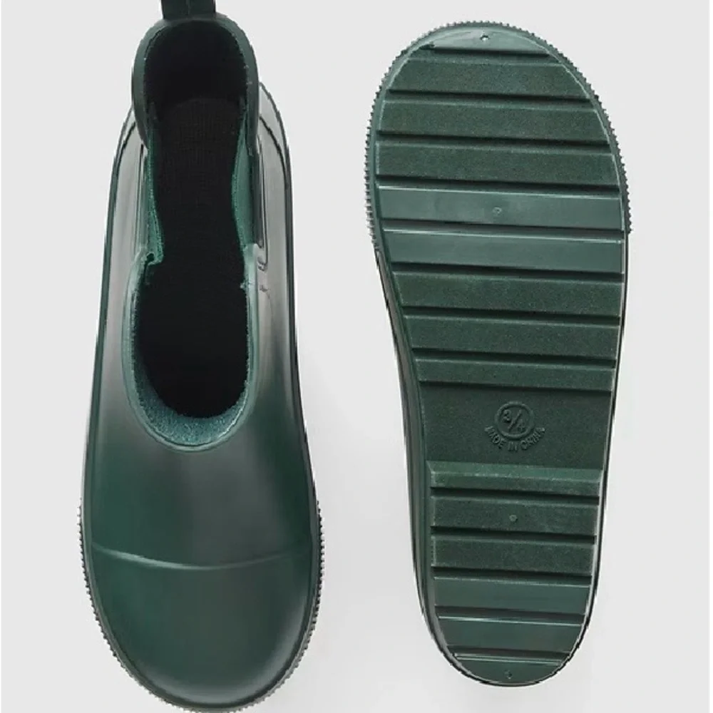 Kids Waterproof Chelsea Rain Boots in Dark Green Size 9/10